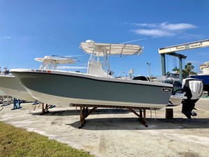 - 2 3_2021 25ft Dusky 252 T