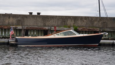 TANGO 30 Starboard Side