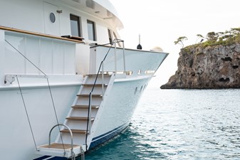 ALDONZA 5 Midship Starboard Passarelle