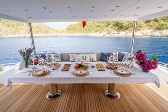 27m TRAWLER 10 10
