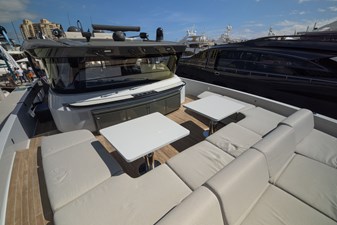 Athena 39 Bow Seating