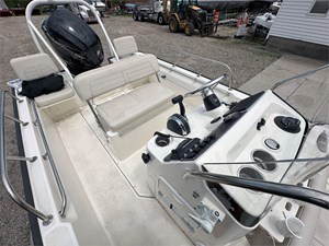 2022 Boston Whaler Montauk 17 16 
