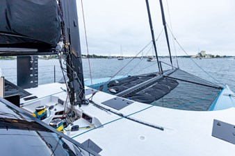 MOONWAVE 1 MOONWAVE, 2012 Gunboat 60: Foredeck