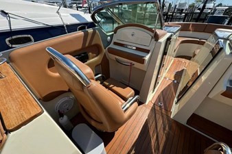 2013 Chris-Craft Launch 32 20 