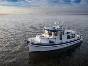 BLUE WANDER  27 At anchor