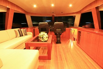 JOHNSON 80’ SKYLOUNGE W/FISHING COCKPIT  6 Skylounge