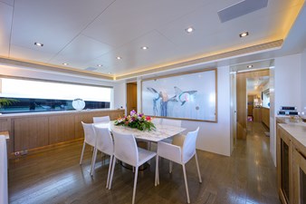 ANDREA VI 6 Dining Area