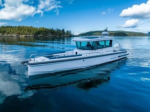 2022 Axopar 28 10 