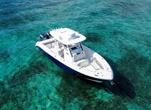 2018 Everglades 335 Center Console 8 