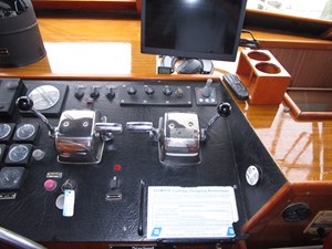 MY ALIBI 4 Helm Stbd.  