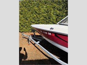2019 CHAPARRAL 23 H2O SURF 5 