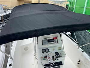 2004 Century 2300 Center Console 21 