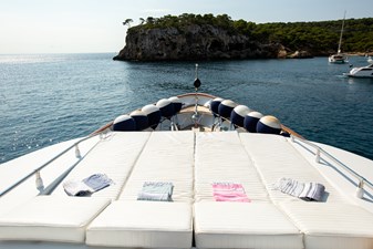 ALDONZA 41 Bow Deck Space