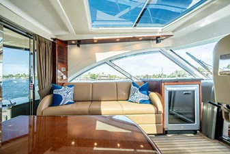 RECON ROYALE 20 Port upper salon
