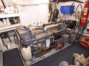 MY ALIBI 51 Stbd Engine 