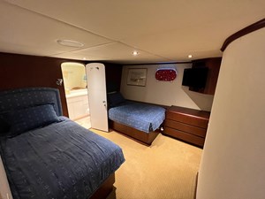 2001 Broward Raised Pilothouse MY 19 