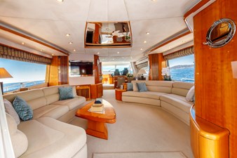 LADY YOUSRA 12 M/Y LADY YOUSRA SUNSEEKER 82 Main Salon