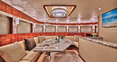 JOHNSON 80' FLYBRIDGE W/HYDRAULIC PLATFORM  8 Dining area  