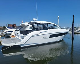 Cruisers Yachts 39 Express Coupe 3 3