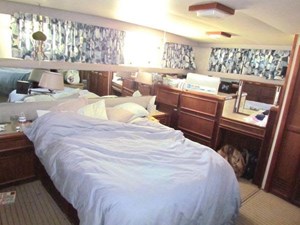 1982 Hatteras LRC Long Range Cruiser 27 28