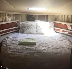 - 7 48-2000-Sea-Ray-Sedan-Bridge-08