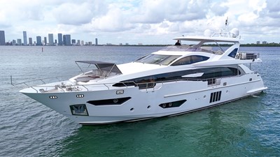 95 Raised Pilothouse 9 95' Azimut _ Drone-9