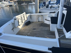 LIO KAI 33 Cockpit