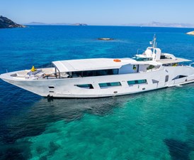  42 M STEEL  MOTOR YACHT 1 