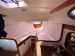 HERON 12 Vee Berth, Fwd