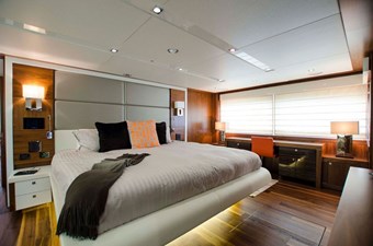 - 23 115-2015-Sunseeker-Sport-Yacht-21