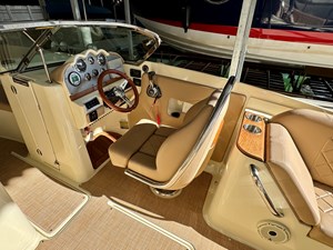 018 Chris-Craft Launch 27 Heritage Trim Edition Surf 22 