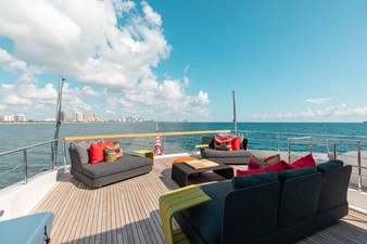 Fifty Shades 10 Flybridge Seating 