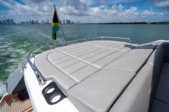 - 27 28_2019 57ft Sunseeker Predator