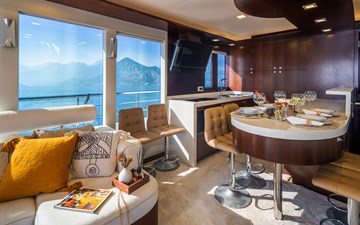 DZAM 3 B60 Dzam_Interior2