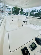 - 27 28_2008 39ft Intrepid 390 Sport Yacht