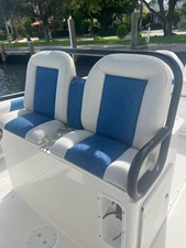 2009 Everglades 290 Center Console 7 8