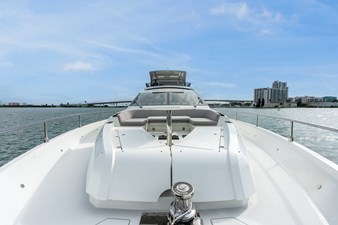 Yacht 76 Bow