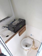 1999 Contender 35 Express Side Console 14 15