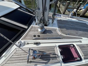 WEATHERLY 17 Stb side electric halyard winch