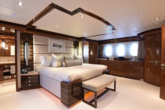 Mesmerize 25 2013 Hargrave 125 Raised Pilothouse