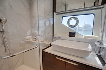 - 40 33_2023 75ft Sunseeker Sport Yacht