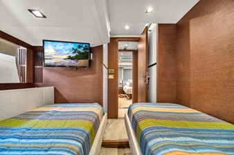 2015 Prestige 750 73 