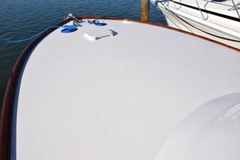 CAZADORA 51 Non-Skid Foredeck  