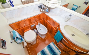 - 10 11_2006 88ft Ferretti Yachts 881 INDULGE II