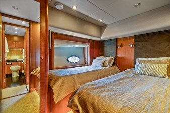Her Way 39 46_2006 82ft Sunseeker Predator HER WAY