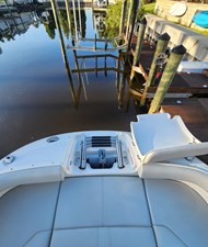 2022 Sea Ray SDX 250 Outboard 11 