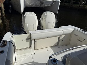 T/T OSSUM DREAM 25 Aft Seat Folded Away
