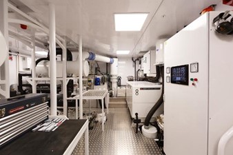 121 ft Explorer 37 48 