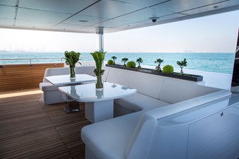 #6 MAJESTY 140 18 18Majesty 140 - Aft Seating Area (5)