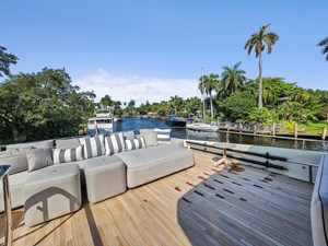 - 28 29_2021 85ft Ferretti Yachts 850
